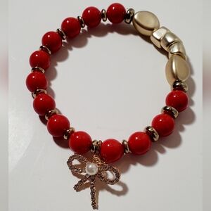 Elegant Red Beaded Bracelet with Gold Accents